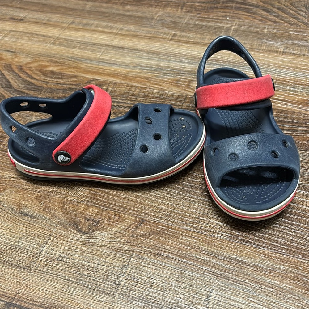 Crocs sandals size 8 toddler